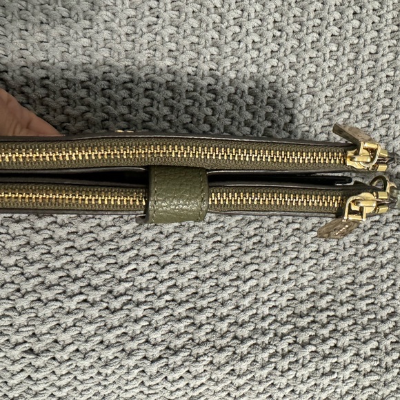 Michael Kors DoubleZip Wallet
Wristlet Green - Picture 5 of 8